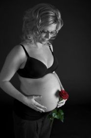 Bauch mit Rose.jpg